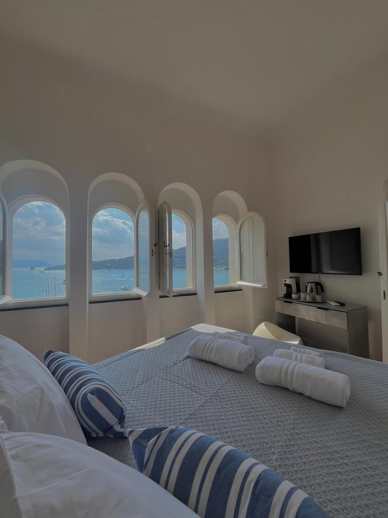Le Finestre Veneris Hotel Porto Venere Exterior photo